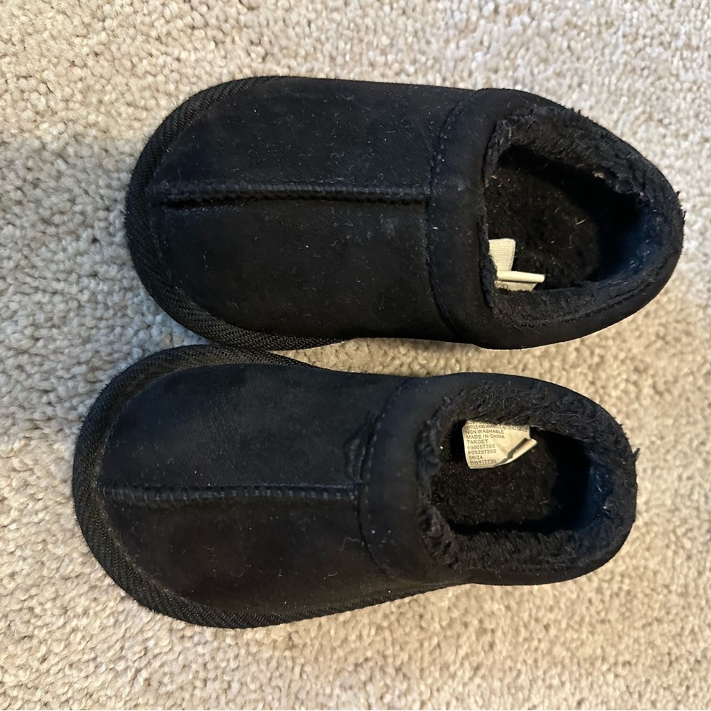 Cozy Black Baby Booties